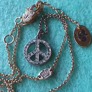 🔥🔥Juicy Peace Petite Pendant